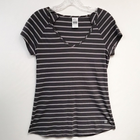 Victoria’s Secret Women’s VSX Sports Tee Size Small‎ - Picture 1 of 6